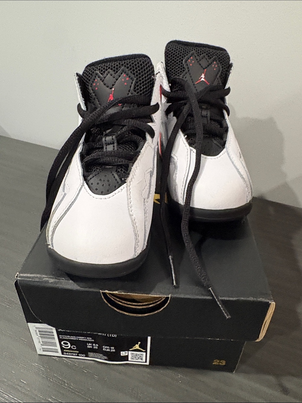 BNIB Jordan True Flight Kids White, Black & Red Basketball Sneakers Size 9c